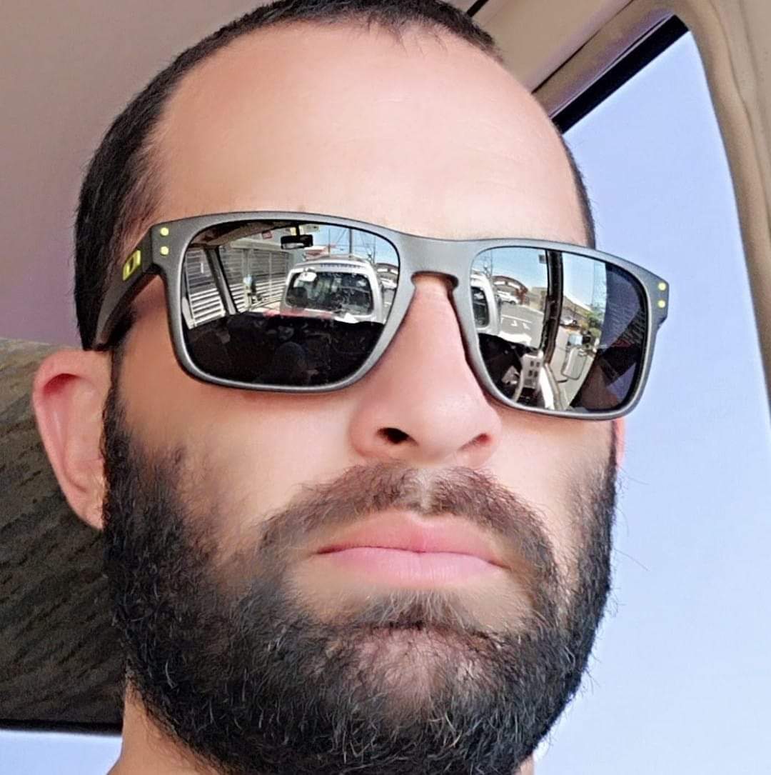 Mike Quirós